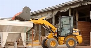 Cat® 903C Compact Wheel Loader Overview (North America)