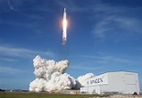 SpaceX's Falcon Heavy rocket soars in debut test launch from Florida