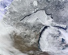 This super-detailed satellite photo of the frozen Great Lakes is pretty ...