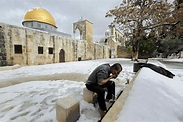 32 Incredible Pictures Of A Rare Snowstorm In Jerusalem | Dome of the ...