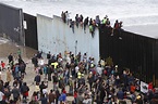 PHOTOS: Immigrant caravan arrives at U.S. border - Los Angeles Times