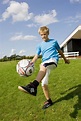 Boy Playing Football | ubicaciondepersonas.cdmx.gob.mx