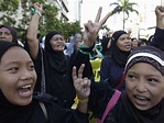 Muslim rebels ink Philippine pact as step to peace