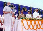 Watch: Narendra Modi taking oath as Gujarat Chief Minister on 7 October ...