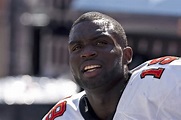Former NFL Player Mike Williams Dies from Rare Dental Related Sepsis ...