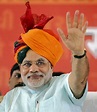Thaw in cold war? Modi welcomes Advani in Gujarat - Rediff.com News