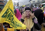 Philippines and Muslim rebel group sign peace deal | Daily Mail Online