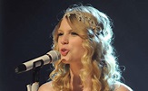 Image - Taylor-swift-singing 1280x800.jpg - Glee Wiki