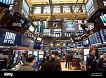 Traders on the New York Stock Exchange trading floor Stock Photo - Alamy