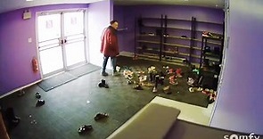 Man repeatedly caught on video stealing children’s shoes in Amherstview: OPP
