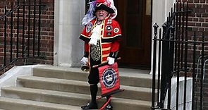 Watch Self-Appointed Town Crier Announce Birth of Royal Baby