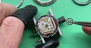 Seiko 101: Changing the capacitor in a kinetic. Gen 1 Landmaster AGS 5M23-6A20