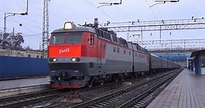 Электровоз ЧС8-038 с поездом №18 Киев — Анапа