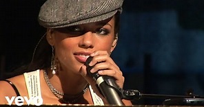 Alicia Keys - Unbreakable (Live)