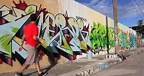 Miami Art Basel 2012 : Graffiti Artist Painting the Streets of Wynwood!