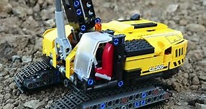 LEGO Technic Heavy Duty Excavator 42121 Reviewed