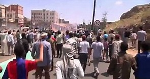 Thousands storm US Embassy in Yemen in blasphemous film protest
