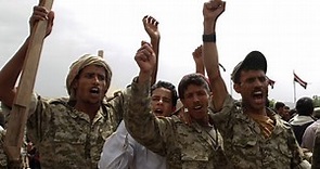 Yemeni soldiers protest against late salary payments - video